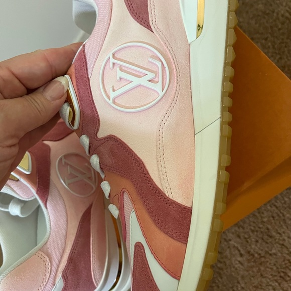 Louis Vuitton Runaway Sneaker in Pink - Picture 7 of 11
